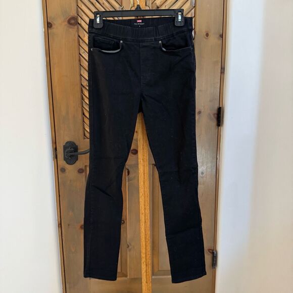 EUC Levi’s (6 / 28) Black Pull-On Skinny Jeans / Jeggings - Stretch Waistband - Picture 1 of 5